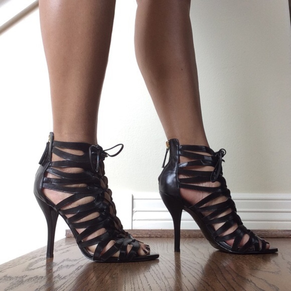 NINE WEST lace up heel